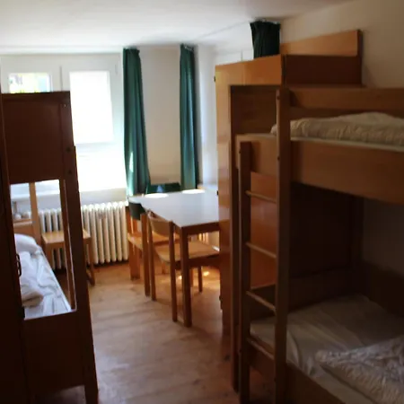 Jugendhaus West * シュピーカーオーク