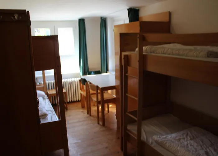 Jugendhaus West * Шпикерог